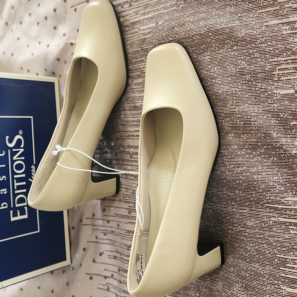 Basic Editions Women's Taupe Heels